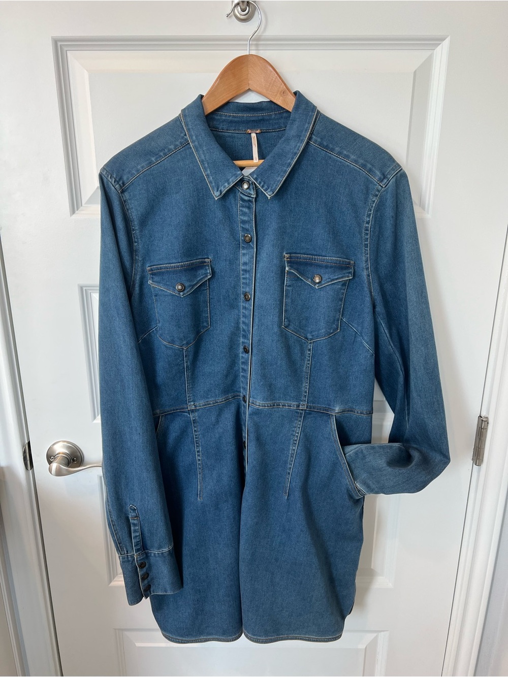 Free People “Dynomite” Blue Denim Shirt  Dress Size Large $148 Retail